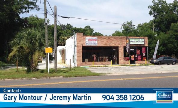 Freestanding Retail Location: 4220 Moncrief Rd, Jacksonville, FL 32209